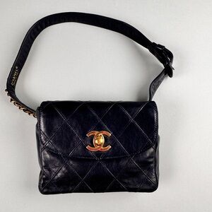 Chanel Vintage Belt bag (dark navy blue)